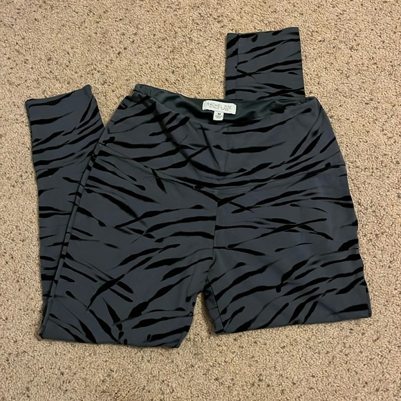Rachel Zoe Pants - RACHEL ZOE Leggings Gray Black print! Size M NWOT
